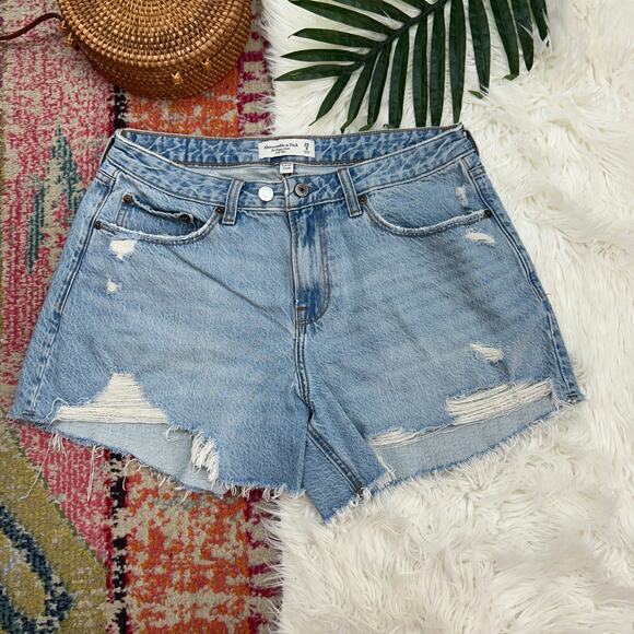 Abercrombie Blue Distressed Curve Love The Baggy Short Low Rise Jean Shorts 29/8 - Picture 1 of 6